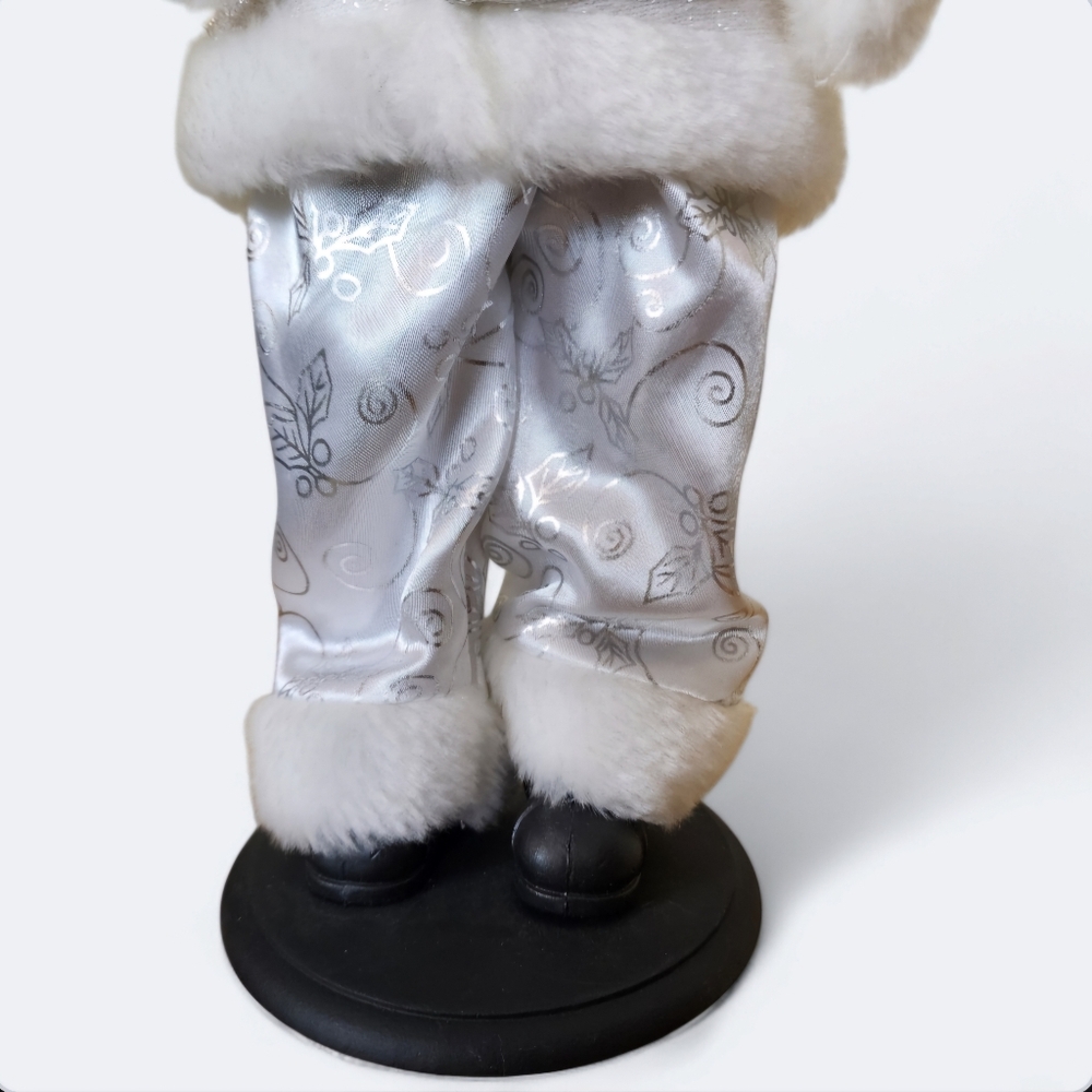 Vintage Boy Christmas Caroler Decor - Picture 4 of 11